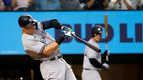 Aaron Judge marcó su cuadrangular 62 en el primer inning del encuentro entre New York Yankees y Texas Rangers.