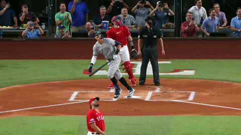 Aaron Judge anotó su cuadrangular 62 en el primer inning del encuentro contra los Texas Rangers.