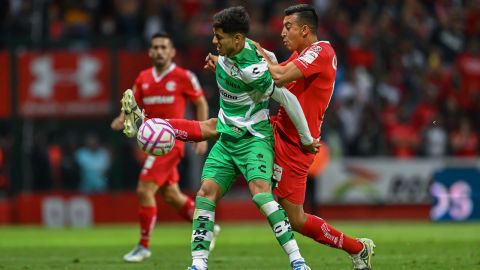 Un gol de penal en el 90+2 puso las acciones en favor del Toluca desde el partido de ida.