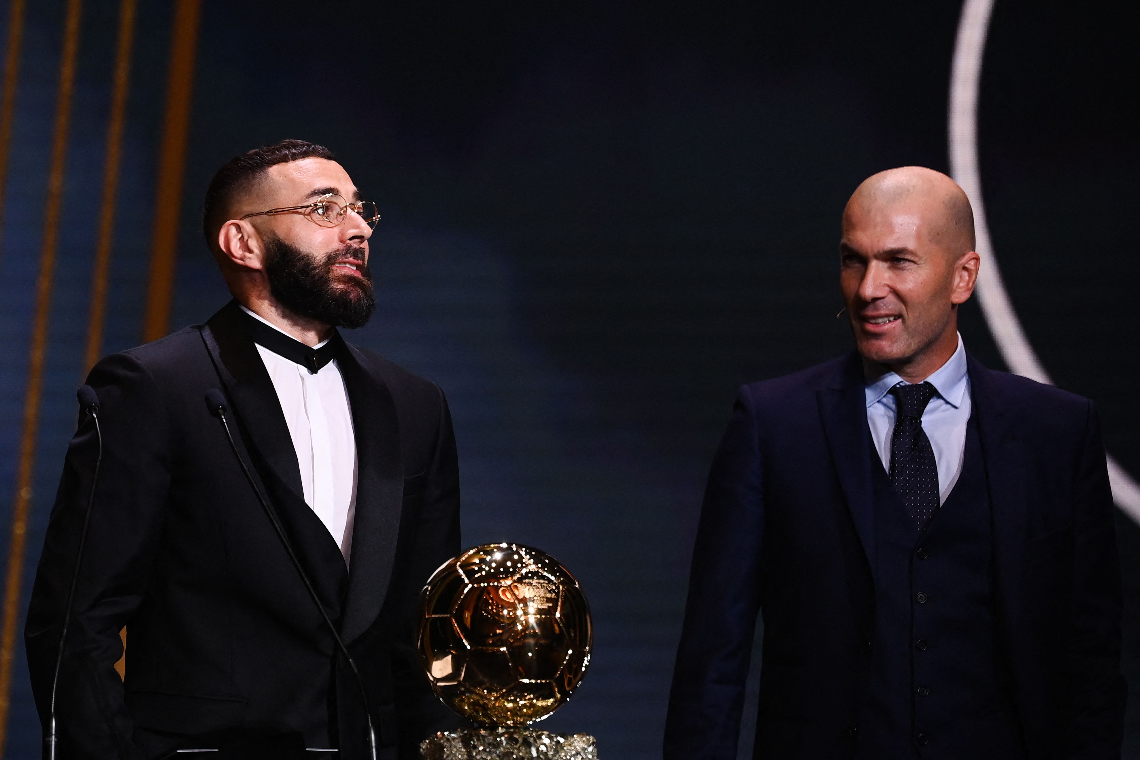 Karim Benzema Es El Ganador Del Balón De Oro 2022 Y Thibaut Courtois Se ...