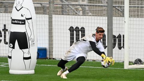 Thibaut Courtois en la sesión de entrenamiento del viernes 21 de octubre en Valdebebas.