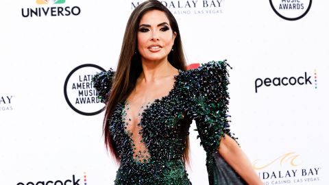 La cantante Gloria Trevi ha sido criticada por algunos internautas tras no cambiarse en privado.