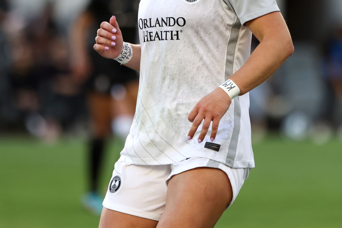 La liga de fútbol femenino de Estados Unidos despidió a dos