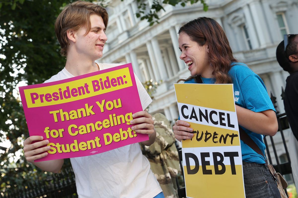 Website to apply for forgiveness of up to ,000 in student loan debt now available, Biden Administration announces