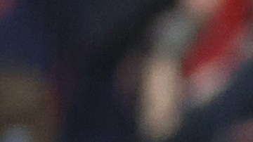 El dominicano Oscar González (C) celebra con sus compañeros tras disparar el hit que le dio la victoria en el 9no inning a Cleveland Guardians ante New York Yankees.