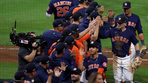 Los Astros se llevaron la victoria en el segundo partido de la serie.