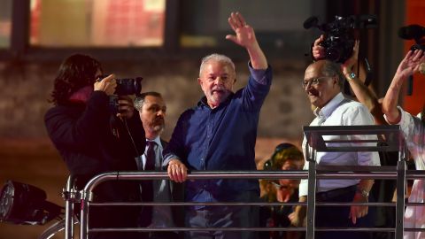 Lula da Silva Defeats Bolsonaro in Presidential Run-off