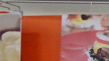 La mujer asegura que encontró pedazos de vidrio en la carne que compró en Walmart.