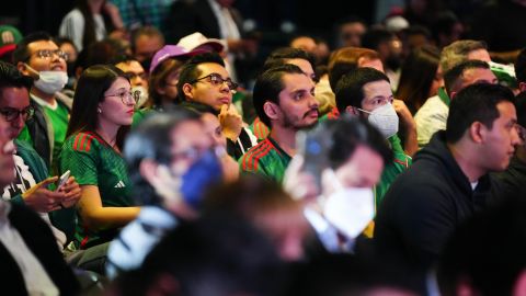 El encuentro entre autoridades y aficionados fue en el Palacio de Deportes de CDMX.