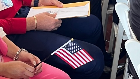 USCIS estima que 9.1 millones de personas son elegibles para obtener la ciudadanía estadounidense.