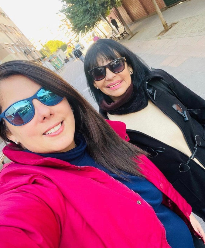 Gleydi Cartaya, 'La reina del Cosmo' junto a su madre