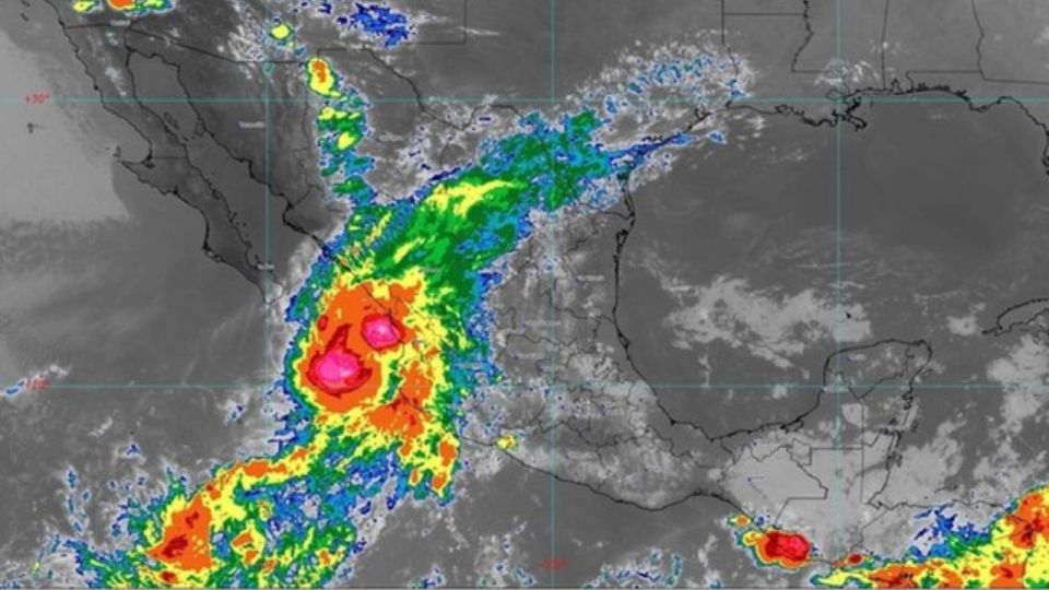 Hurricane Orlene is downgraded to category 3 but continues to threaten 9 states in Mexico