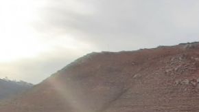 En esta foto se aprecian los restos del recién emergido "barco fantasma".