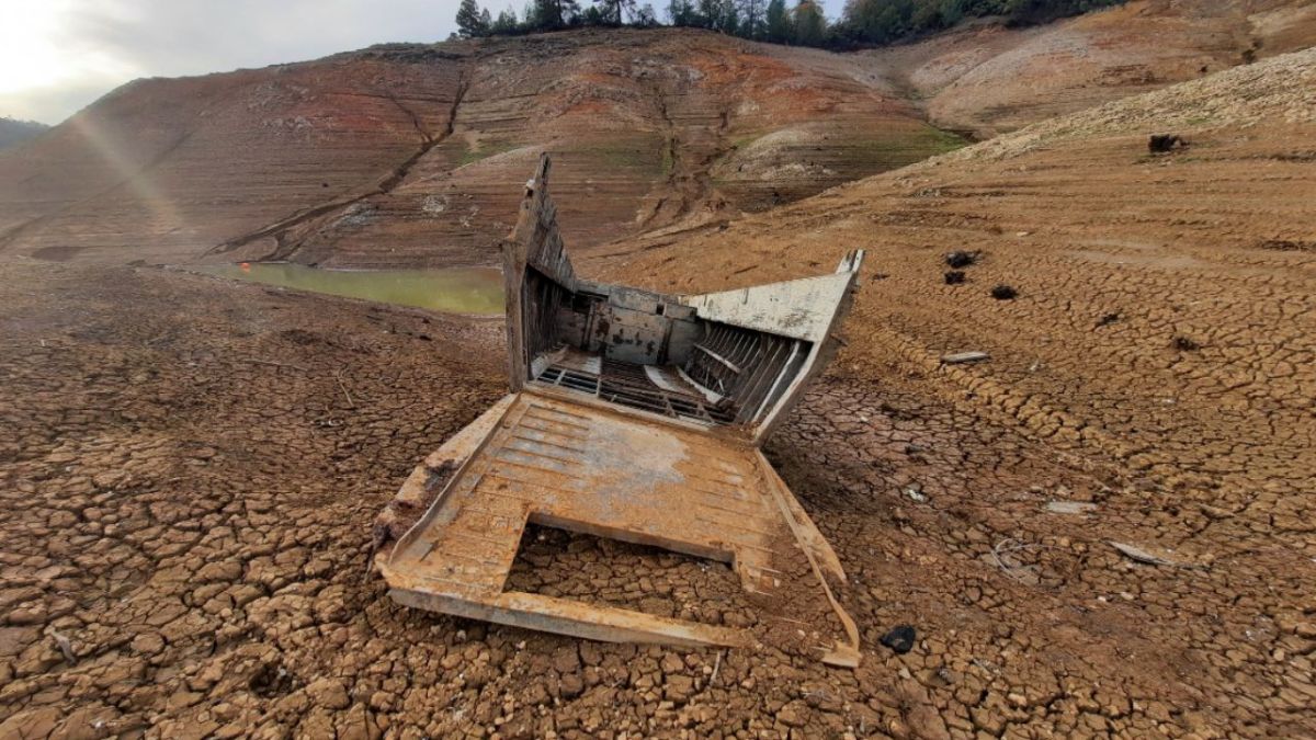 Descubren “barco Fantasma” De La Segunda Guerra Mundial En Un Lago De California Debido A La 0260