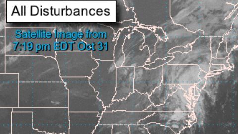 La tormenta tropical Lisa amenaza con convertirse en huracán.