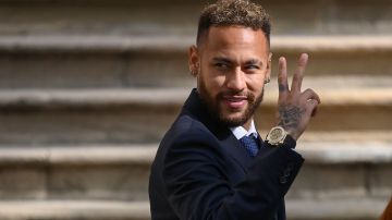 Neymar 'se lava las manos' en el juicio: "Yo firmo lo que mi padre me dice"