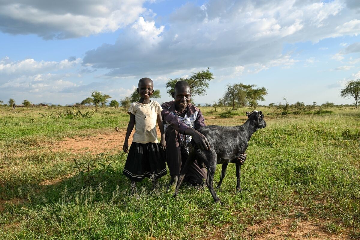 Eli y su hija, Alice, en la región Karamoja de Uganda.