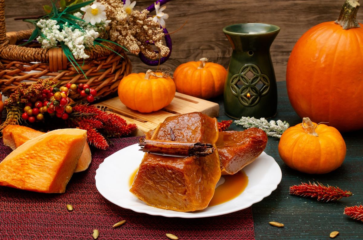 Calabaza en tacha, tejocotes en almíbar y dulce de camote en Día de Muertos:  5 postres tradicionales para el altar de muertos - El Diario NY