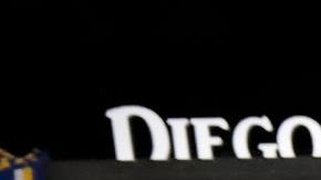 La pareja se juró amor eterno ante el D10S, Diego Armando Maradona.