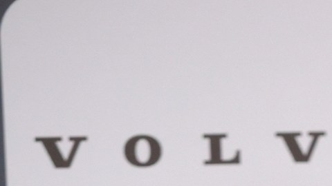 La cantante Belinda pese a derrochar sensualidad ha recibido comentarios negativos en su más reciente post.
