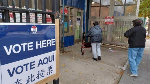 Promueven un proceso ágil y accesible para las personas de tercera edad.