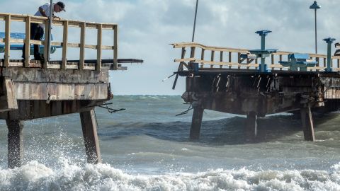 Efectos de tormenta Nicole en Florida