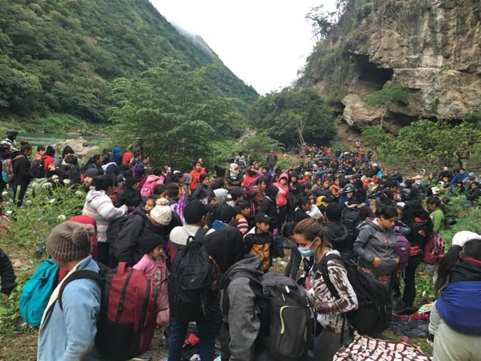 Autoridades aseguran a 368 migrantes abandonados en el sur de México