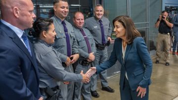 La Gobernadora Kathy Hochul anunció mayor vigilancia policial en NY