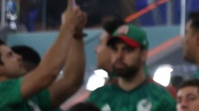 El aficionado intentó ingresar alcohol oculto al Estadio 974 de Qatar.