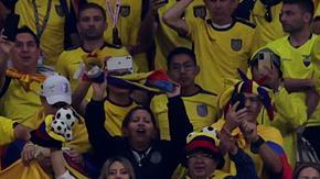 Los aficionados ecuatorianos insultaron a los qataríes en el partido inaugural del Mundial.