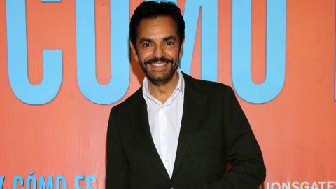 Eugenio Derbez aclara cómo va su recuperación tras haber sufrido fracturas en su hombro.