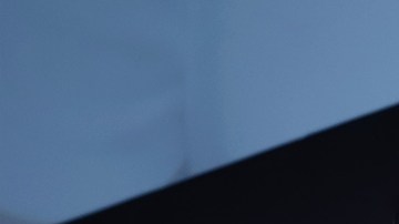 Tenoch Huerta recibe premio Sin Fronteras en el Festival Internacional de Cine de Los Cabos.