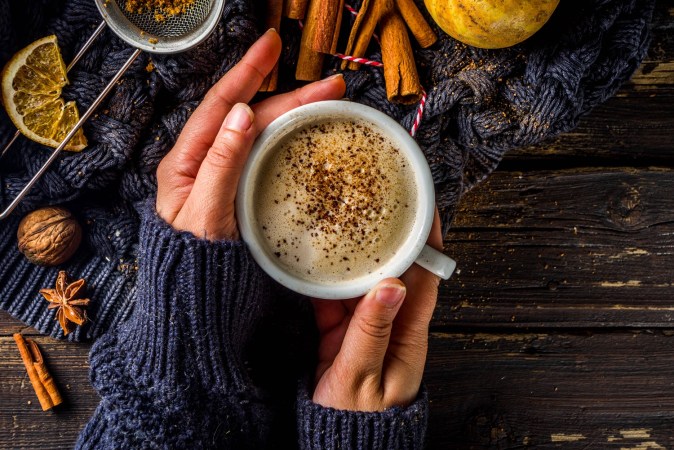 Café especiado con canela