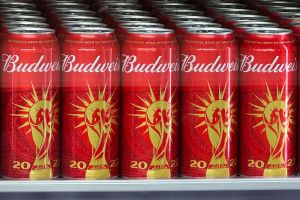 Budweiser enviaría al país ganador de la Copa Mundial la cerveza que no pudo vender en Qatar