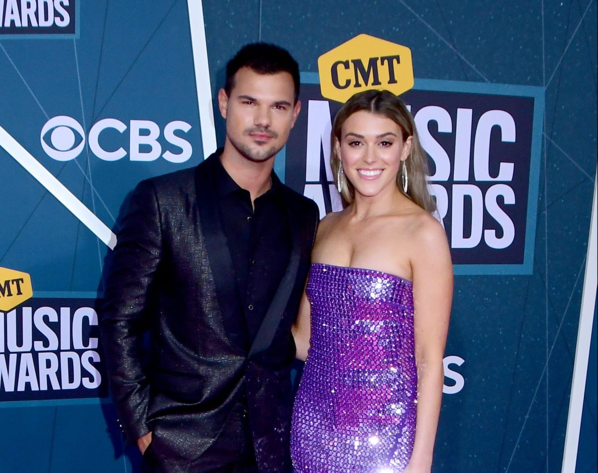 Taylor Lautner and Taylor Dome at the 2022 CMT Music Awards.