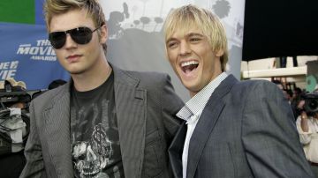 Nick Carter y su hermano Aaron Carter en los MTV Movie Awards de 2006.