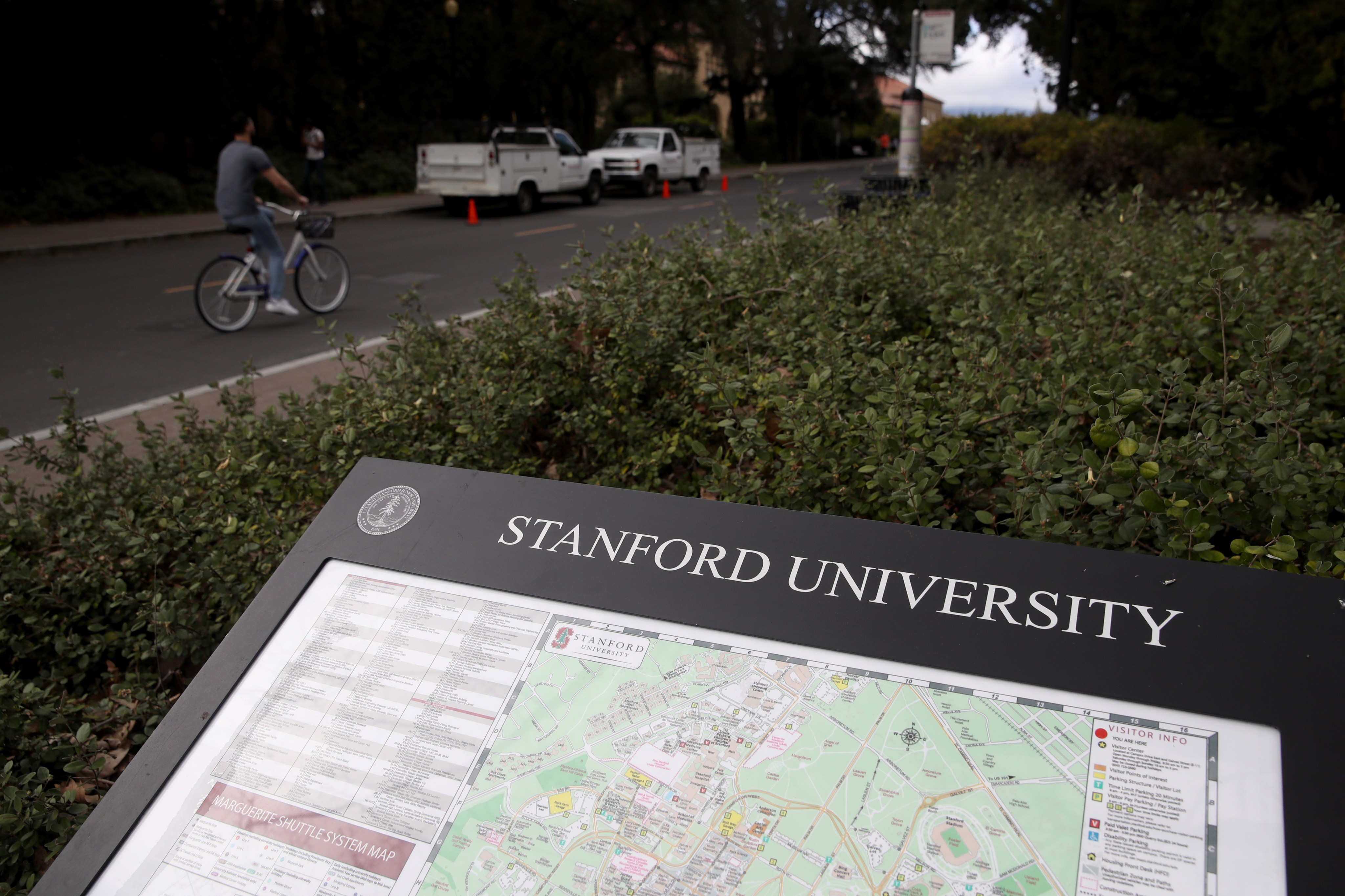 dormitorios del campus de stanford