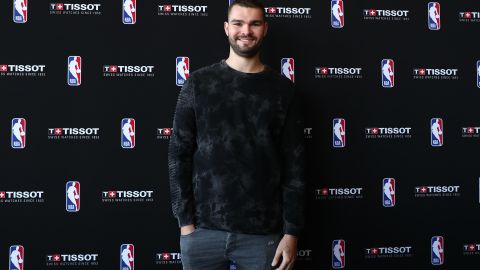 Isaac Humphries durante un evento de la NBA en Sydney, Australia.