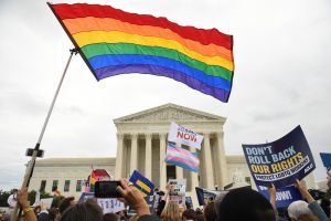 Senado avanza proyecto de ley para proteger el matrimonio entre personas del mismo sexo