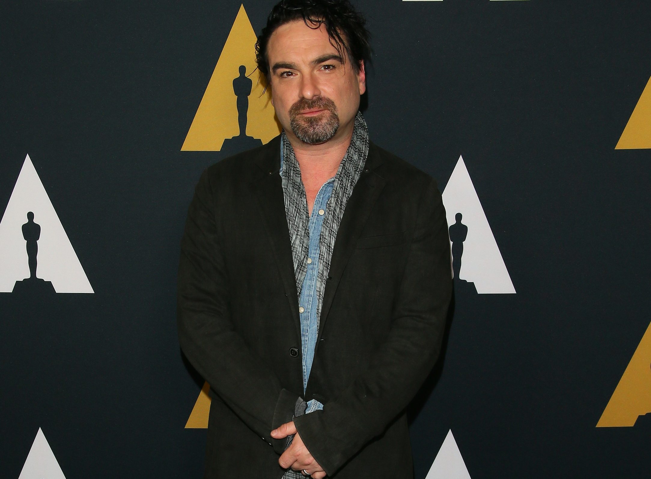 Johnny Galecki recibió $11.1 millones de dólares por su casa en Outpost Estates