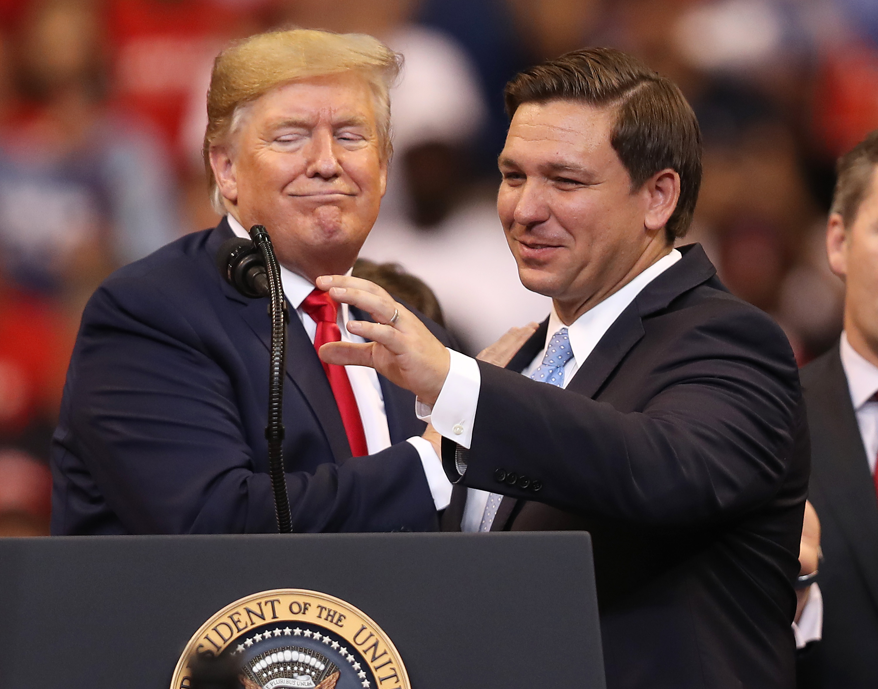 Donald Trump arremete contra Ron DeSantis, que se perfila como favorito de medios conservadores para las presidenciales de 2024