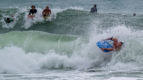 Surfers Puerto Rico