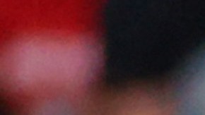 Cristiano Ronaldo (R) y Bruno Fernandes (L) hablan durante un encuentro de la Eurocopa 2020-2021.