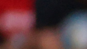 Cristiano Ronaldo (R) y Bruno Fernandes (L) hablan durante un encuentro de la Eurocopa 2020-2021.