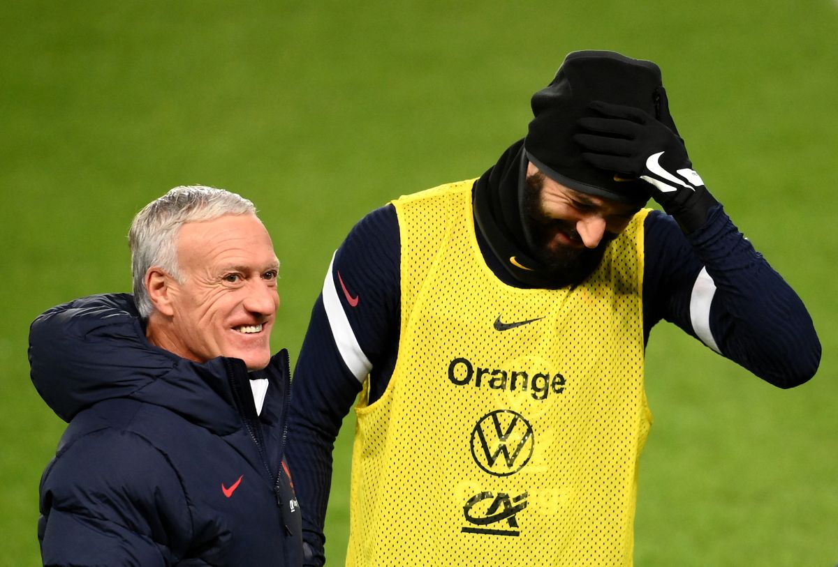 Karim Benzema pudiera volver a la selección de Francia en los octavos de final.