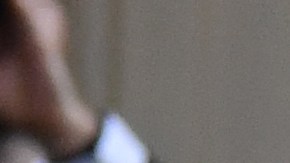 Kourtney Kardashian aparece en la imagen junto a su amado esposo el músico Travis Barker.