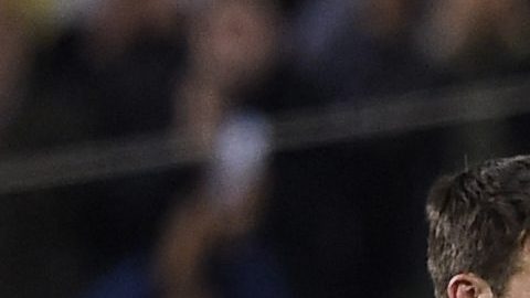 Robert Lewandowski y Gerard Piqué