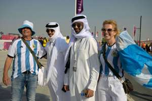 Miles de argentinos arropan Doha para llevar a cabo el banderazo en apoyo a la selección (VIDEO)