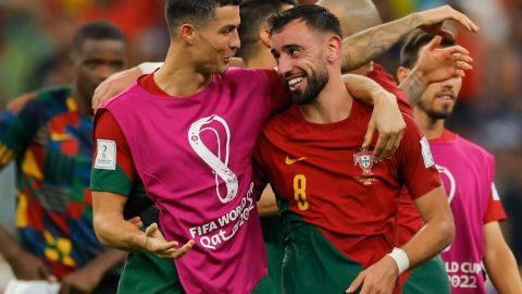 Cristiano Ronaldo celebró con Bruno Fernandes, responsable de los goles de Portugal.