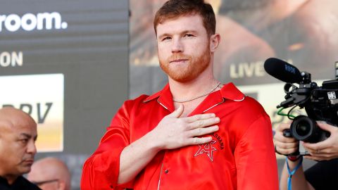 El boxeador tapatío publicó un video en sus redes sociales donde muestra su mano.